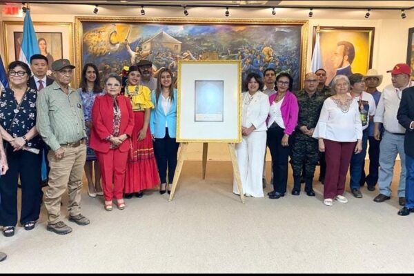 Sandino, Luz, Vida y Verdad en Honduras