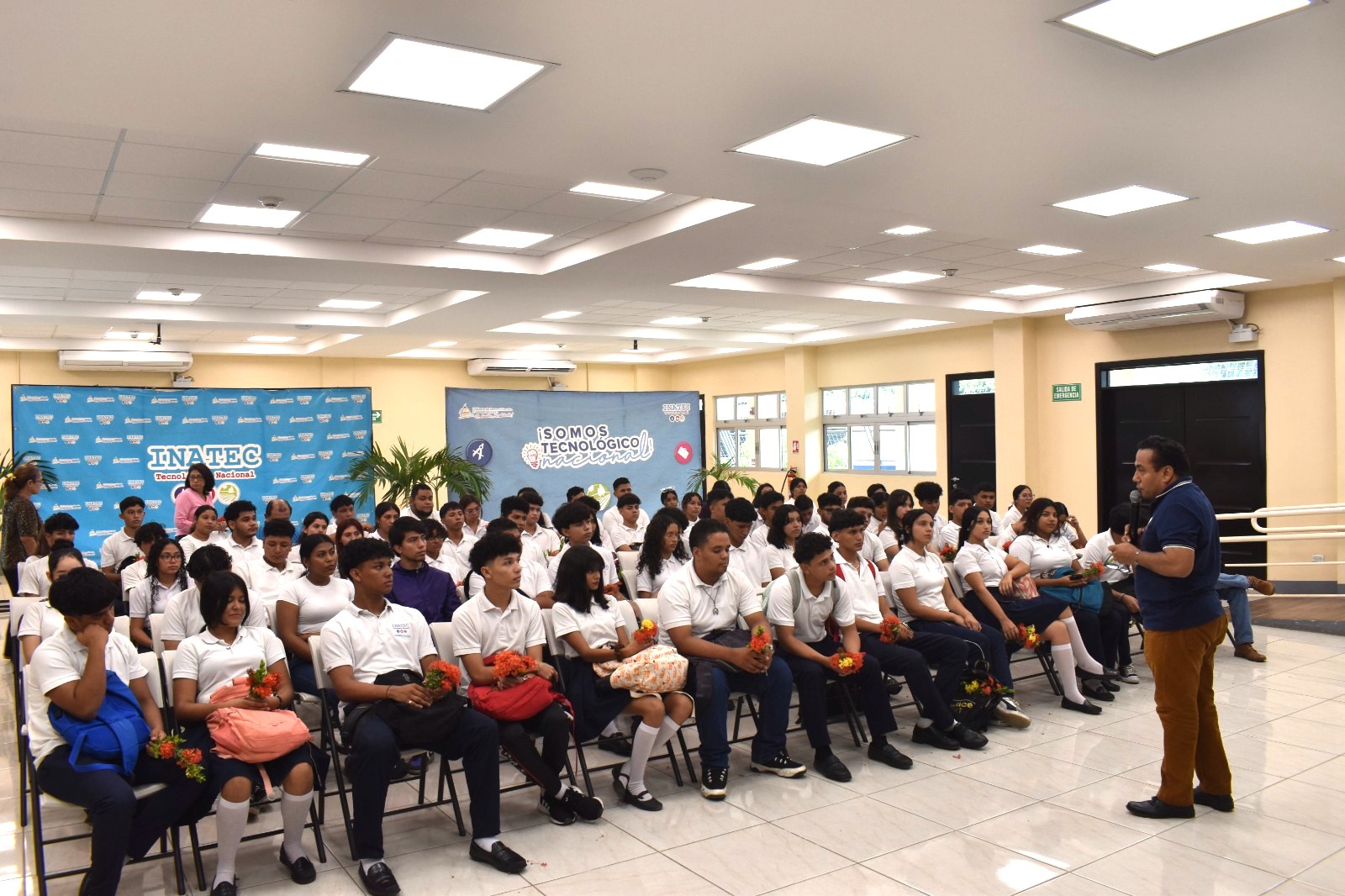 Homenaje al Héroe Nacional Rigoberto López Pérez en su 95 Aniversario: Inspiración y Legado en el Centro Tecnológico Juan de Dios Muñoz