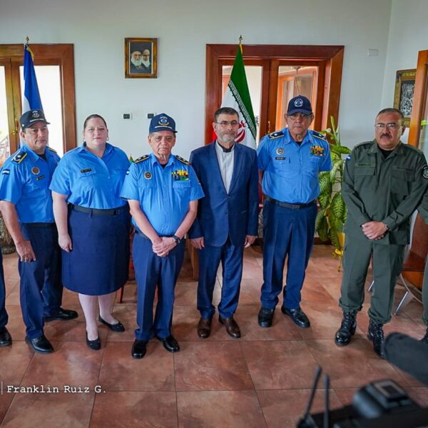 Foto de Galería: Firma de Libro de Condolencias en Embajada de la República Islámica de Irán