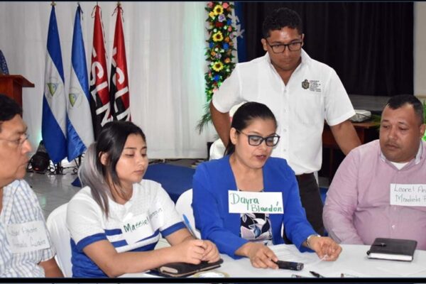 Celebran congresos de Economía Creativa en Carazo y Granada