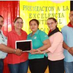 Estudiantes del programa UNICAM en Mulukukú reciben premio a la excelencia académica integral