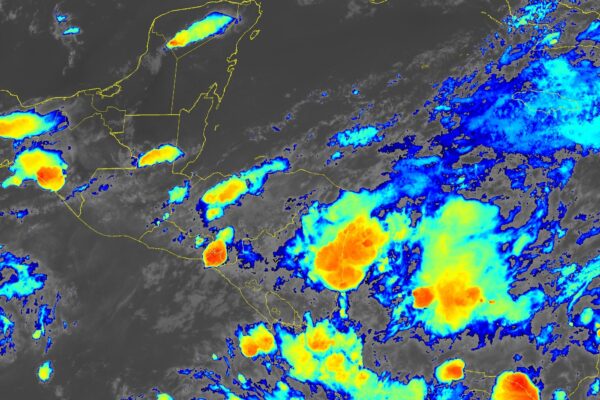Primera Onda Tropical de la Temporada Transita por Territorio Nacional