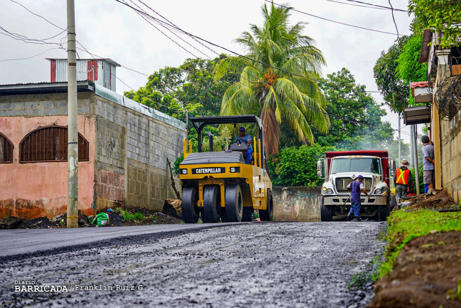 Nuevas calles asfálticas se incorporan en barrio Villa Roma