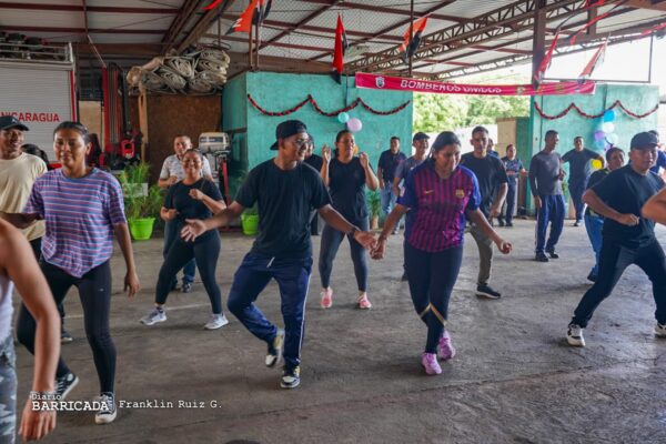 Bomberos Unidos participan en zumbatón “Salud y Vida… No al Alcoholismo”
