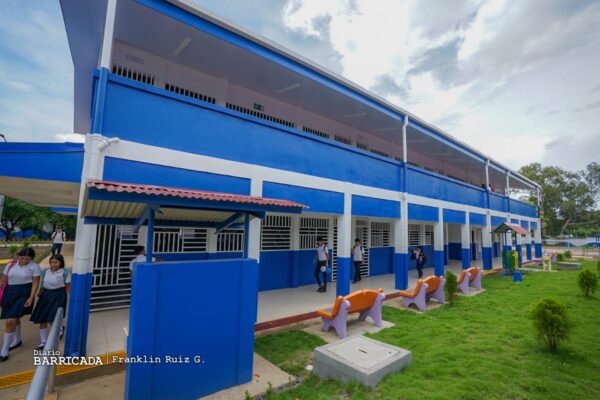 Comunidad educativa celebra inauguración del Colegio Luxemburgo de Managua