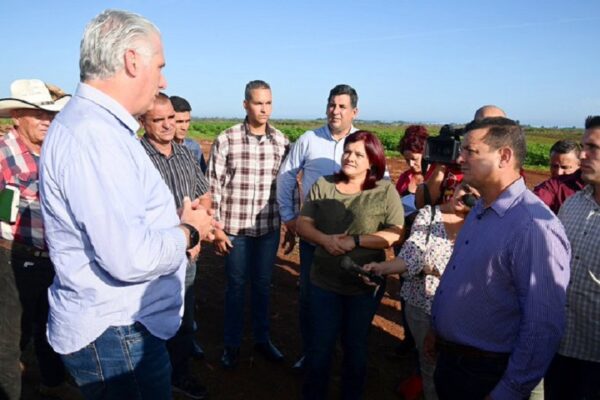 Presidente Díaz-Canel recorre provincia más occidental de Cuba