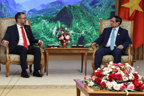 Canciller de Venezuela se reúne con Primer Ministro de Vietnam para fortalecer relaciones bilaterales