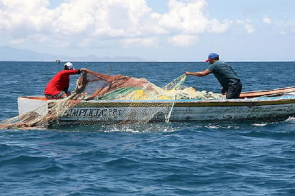 Fuerza Naval informa la suspensión de zarpes por paso de la onda tropical N°14