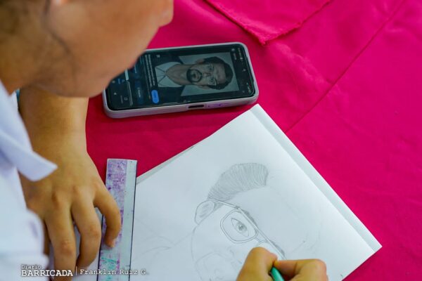 Certamen de dibujos y pinturas en Saludo al 45/19 en Colegio Luxemburgo