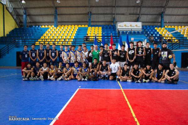Premiación de Voleibol Masculino en los Juegos Escolares Nacionales