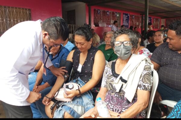 Con espíritu de alegría Carazo realiza mega feria de neurocirugia