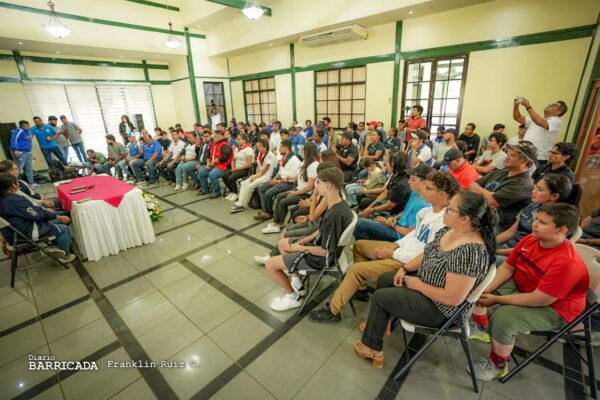 Honran legado del Tricampeón Mundial Alexis Argüello en charlas de intercambio y ponencias