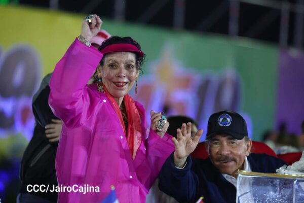 FELICITÉMONOS… PUEBLO QUE HA VENCIDO, QUE SEGUIMOS VENCIENDO !