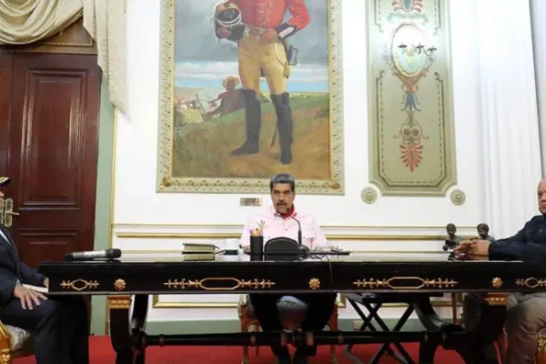 Presidente Nicolás Maduro denuncia actos violentos en Venezuela como parte del intento de golpe de Estado