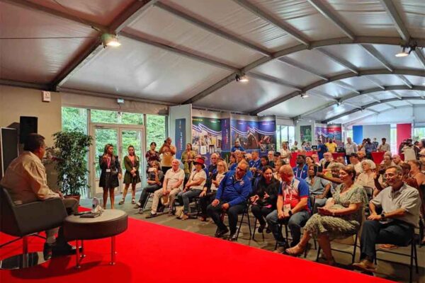 Cuba denuncia en Francia el impacto del bloqueo estadounidense