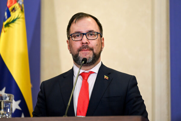 Canciller de Venezuela saluda el 45/19 de la Revolución Popular Sandinista