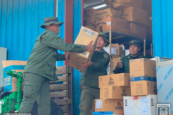 Ejército de Nicaragua realiza descargue de insumos médicos en la bodega del Hospital “Carlos Centeno” Siuna