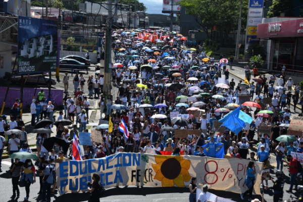 Universidades ticas marcharán contra abandono en educación pública