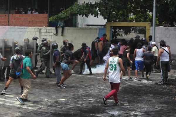 Bolivia Condena Intentos de Golpe de Estado Fascista en Venezuela