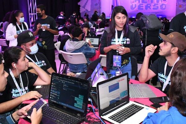 Nicaragua se prepara para el Hackathon 2024 con más de 1 mil 400 Jóvenes