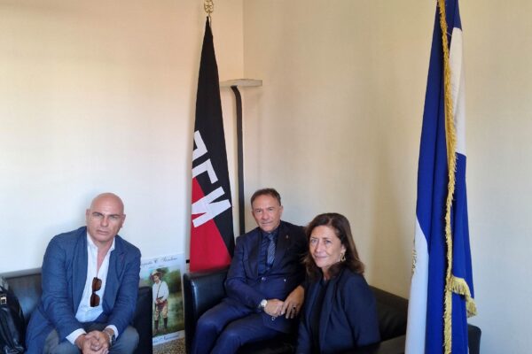 Embajada Nicaragüense  recibe visita del Gerente General de Tobacco International