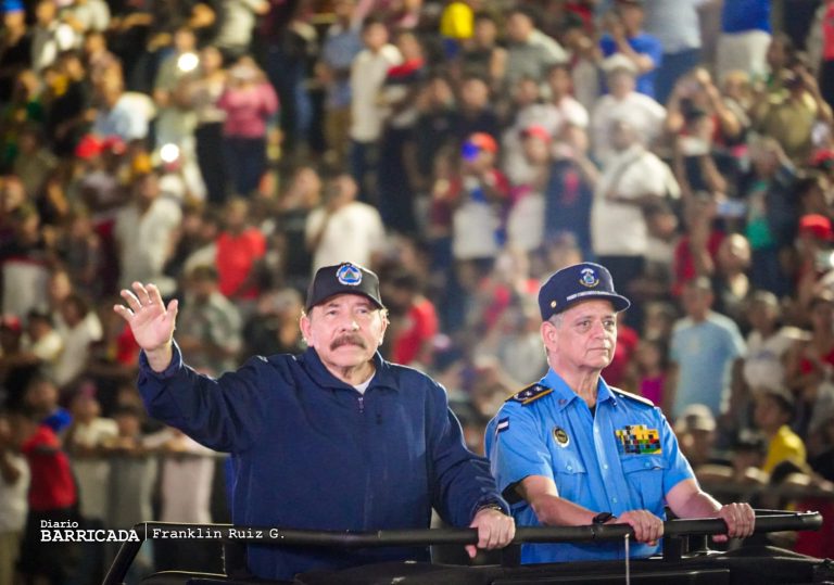 Todo listo para el gran desfile policial «La Paz Somos Todos»