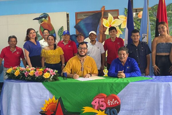 Embajada de Nicaragua en Colombia, Facilita Firma Simbólica entre Autoridades del Municipio de Tabio