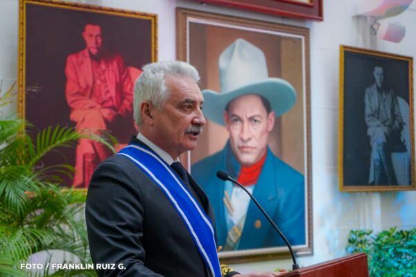 Embajador ruso recibe condecoración nicaragüense por su destacada labor diplomática