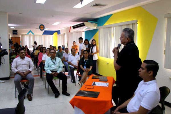 ¡Participa en la Innovación Abierta! Descubre tu potencial en la Universidad Nacional Casimiro Sotelo