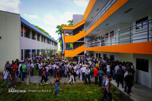 Nicaragua aspira a alcanzar 70 mil estudiantes en sus universidades públicas