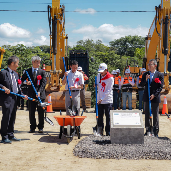 Foto de Galería Fotográfica del inicio de la construcción del puente Mulukuku en la Región Autónoma de la Costa Caribe Norte