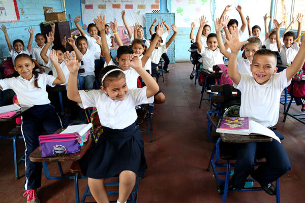 ¡Apoyo a las Familias! Bonos Escolares 2025 para Niños de Preescolar a Segundo Grado