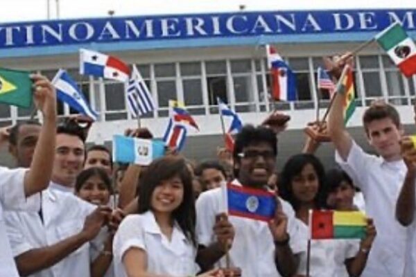 La Escuela Latinoamericana de Medicina (ELAM): Un Puente de Solidaridad en la Formación de Profesionales de la Salud