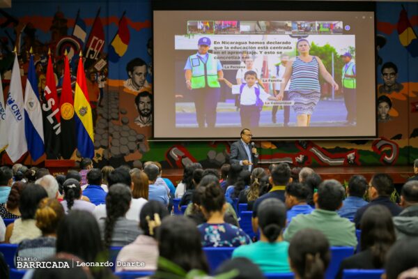 Conferencia Magistral “Pedagogía del Aprendizaje”: Clave para la transformación de la Estrategia Nacional de Educación