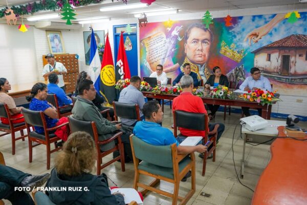 Nicaragua promueve innovación educativa con método científico
