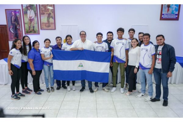 Nicaragua abanderó a su Selección Nacional de Voleibol Playa U17 y U19 rumbo al Campeonato Centroamericano