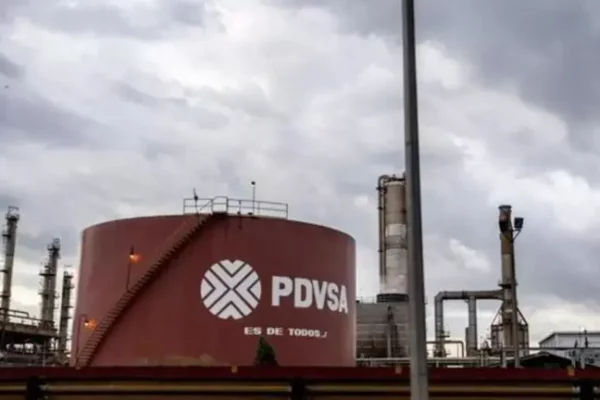 Venezuela incrementa producción de petróleo pese a agresiones económicas de EE.UU. y Europa