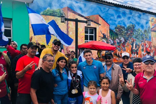 Recibimos a la campeona mundial Ana Cruz, orgullo de Carazo, orgullo nacional