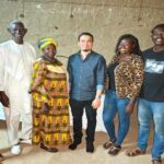 Embajada de Nicaragua rinde homenaje a la familia y vivienda de Thomas Sankara en visita de cortesía