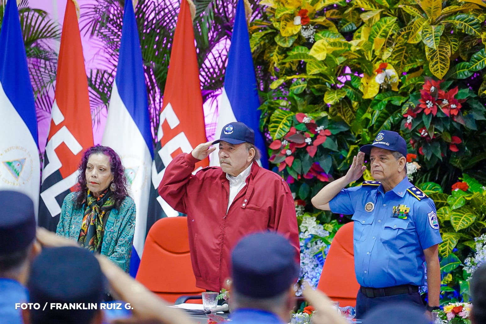 Nuevos policías listos para servir al pueblo con honor y dedicación