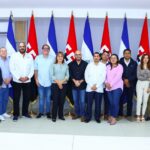 Medios sandinistas se reúnen con Embajadora de Cuba