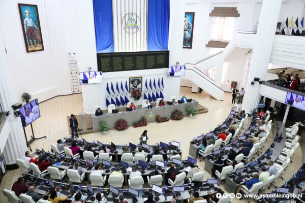 Inicia el proceso de discusión y aprobación de la reforma parcial de la Constitución en la Asamblea Nacional