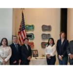 Firma de Libro de Condolencias por la Partida del Presidente Jimmy Carter