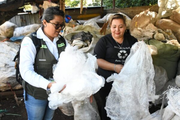 MARENA, realizó una visita al Centro de Acopio, “Reciclaje Linda Gardenia”, que contribuyen a la Economía Circular en Nicaragua