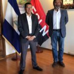 Cordial visita del académico Miguel Urrutia a la Embajada de Nicaragua en Chile