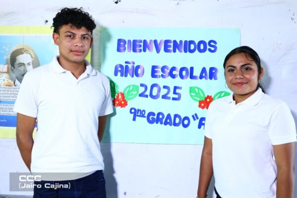 Jóvenes en La Concepción inician ciclo escolar con educación a distancia