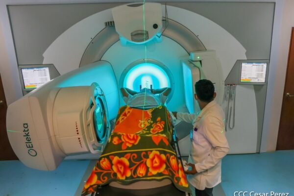 Nicaragua fortalece la lucha contra el cáncer con tecnología de punta y atención prioritaria