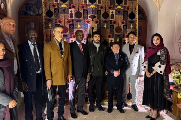 Embajador de Nicaragua en Irán Visita Exposición Internacional de Turismo y Artesanías en Isfahán