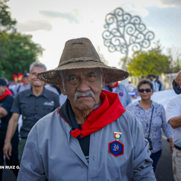 Foto de Caminata 45 aniversario de la Gran Cruzada Nacional de Alfabetización