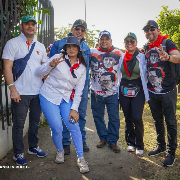 Foto de Caminata 45 aniversario de la Gran Cruzada Nacional de Alfabetización